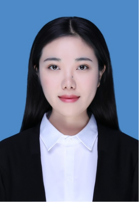 姓    名:李硕 性    别:女 民    族:汉族 出生年月:1979 政治面貌